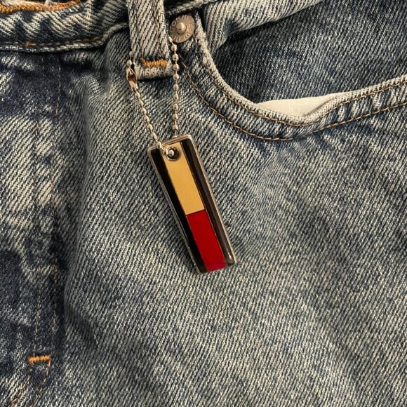 Y2K Tommy Hilfiger Jeans with Key Chain Attached - Picture 3 of 8